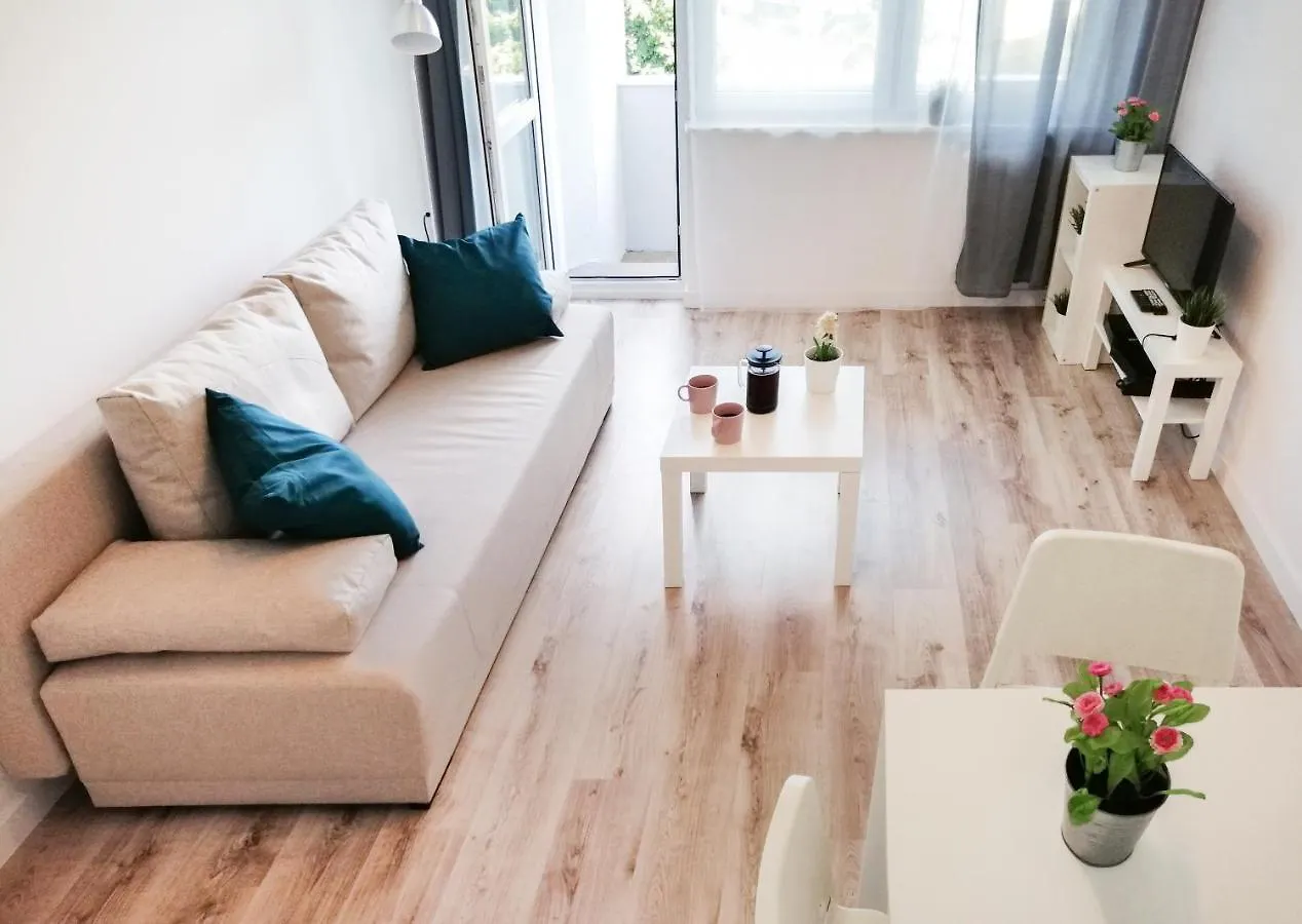 Kolobrzeska Apartment contacts